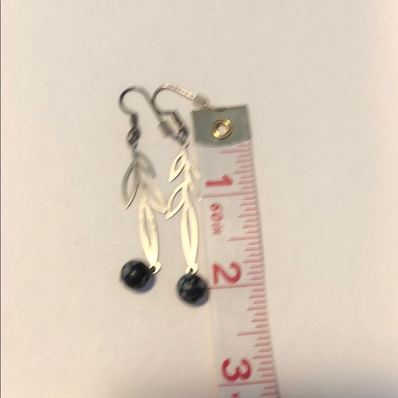 Laser-cut stainless steel Modern Leaf earrings - Picture 4 of 4